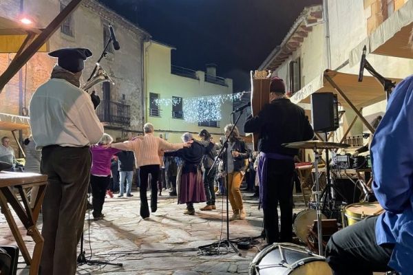 Imatge de 49a Fira de Santa Llúcia | Focs de Gala i balls tradicionals